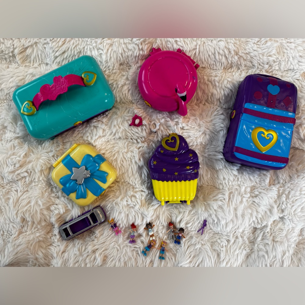 Polly Pocket Lot- EUC